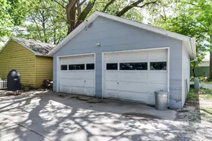 903 E Jefferson St, Bloomington, IL 61701 - Photo 51