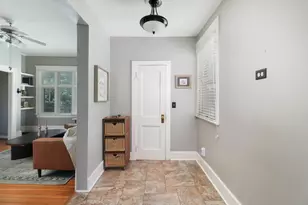 903 E Jefferson St, Bloomington, IL 61701 - Photo 27