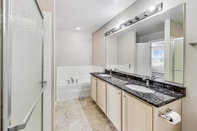 1686 Buckingham Drive, Des Plaines, IL 60016 - Photo 21