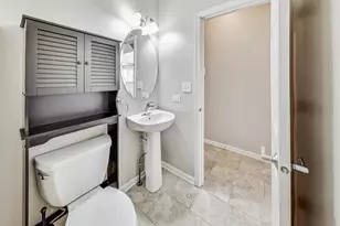 1686 Buckingham Dr, Des Plaines, IL 60016 - Photo 15