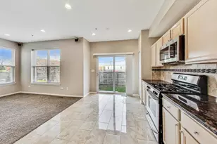 1686 Buckingham Dr, Des Plaines, IL 60016 - Photo 11