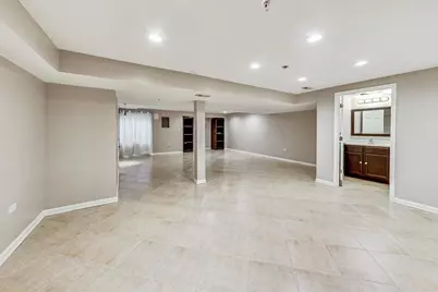1686 Buckingham Drive, Des Plaines, IL 60016 - Photo 31