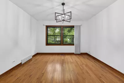 1717 N Burning Bush Lane, Mount Prospect, IL 60056 - Photo 5