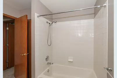 1404 Halifax Drive, Mundelein, IL 60060 - Photo 37