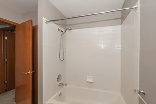 1404 Halifax Dr, Mundelein, IL 60060 - Photo 37