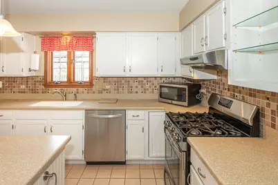 1404 Halifax Drive, Mundelein, IL 60060 - Photo 19