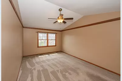 1404 Halifax Drive, Mundelein, IL 60060 - Photo 25
