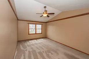 1404 Halifax Dr, Mundelein, IL 60060 - Photo 25