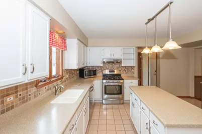 1404 Halifax Drive, Mundelein, IL 60060 - Photo 17