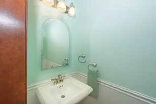 1404 Halifax Dr, Mundelein, IL 60060 - Photo 23