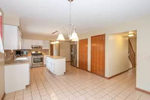 1404 Halifax Dr, Mundelein, IL 60060 - Photo 15