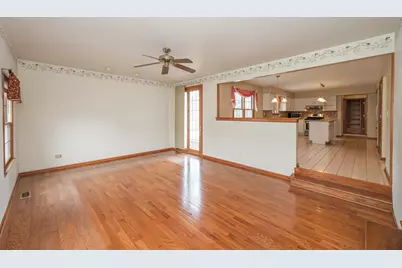 1404 Halifax Drive, Mundelein, IL 60060 - Photo 9