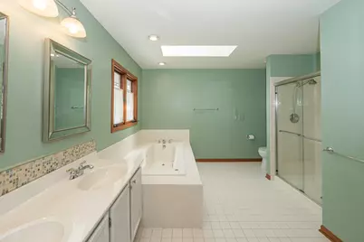 1404 Halifax Drive, Mundelein, IL 60060 - Photo 27