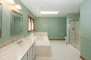 1404 Halifax Dr, Mundelein, IL 60060 - Photo 27