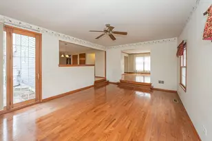 1404 Halifax Dr, Mundelein, IL 60060 - Photo 11