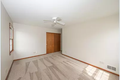 1404 Halifax Drive, Mundelein, IL 60060 - Photo 35