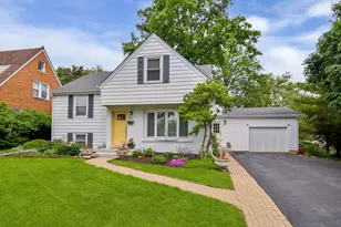541 Park Row, Glen Ellyn, IL 60137 - Photo 1