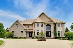 213 Justins Ct, Vernon Hills, IL 60061 - Photo 1