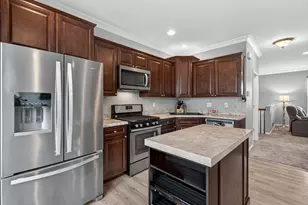 1563 Deer Pointe Dr, South Elgin, IL 60177 - Photo 5