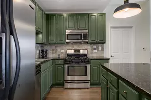 828 W Grace St, Chicago, IL 60613 - Photo 9