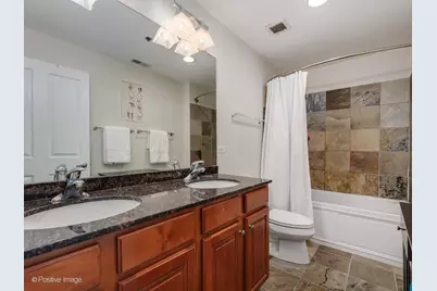 828 W Grace Street #1404, Chicago, IL 60613 - Photo 13