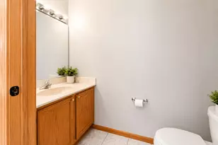 387 Chaparral Cir, Elgin, IL 60120 - Photo 13