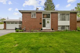 383 Park Ave, Wheeling, IL 60090 - Photo 1
