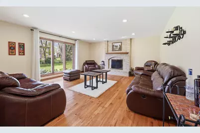 406 Woodview Drive, Prospect Heights, IL 60070 - Photo 11