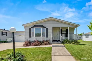 463 Meadowlark Cir, Sandwich, IL 60548 - Photo 1