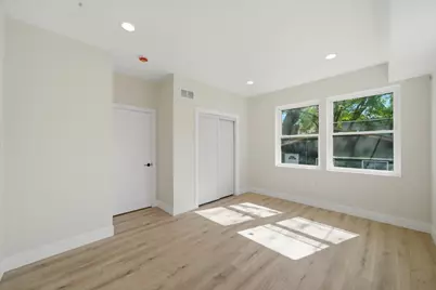 939 N Harding Avenue, Chicago, IL 60651 - Photo 13
