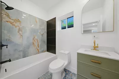 939 N Harding Avenue, Chicago, IL 60651 - Photo 11