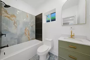 939 N Harding Ave, Chicago, IL 60651 - Photo 11