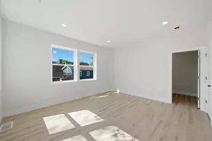 939 N Harding Ave, Chicago, IL 60651 - Photo 21