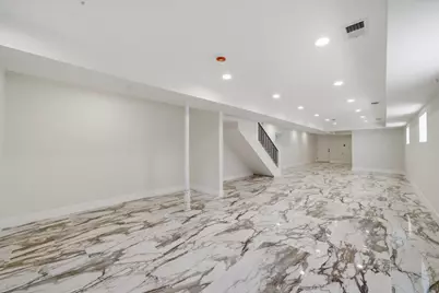 939 N Harding Avenue, Chicago, IL 60651 - Photo 23