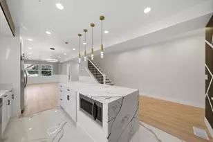 939 N Harding Ave, Chicago, IL 60651 - Photo 9