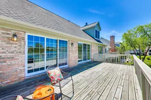 1049 Plantain Ct, Crystal Lake, IL 60014 - Photo 21