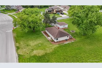 902 W Stonemill Avenue, Addison, IL 60101 - Photo 27