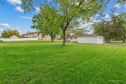902 W Stonemill Avenue, Addison, IL 60101 - Photo 23