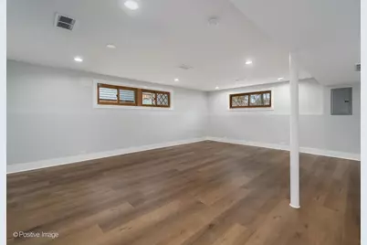 8429 Mason Avenue, Morton Grove, IL 60053 - Photo 13