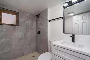 8429 Mason Ave, Morton Grove, IL 60053 - Photo 15