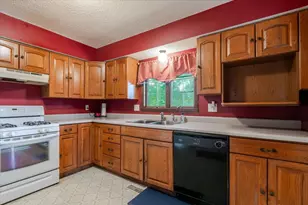 907 S Quincy St, Clifton, IL 61727 - Photo 11