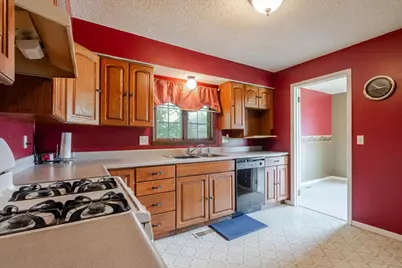 907 S Quincy Street, Clifton, IL 61727 - Photo 13