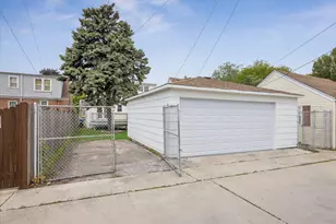 10527 S Albany Ave, Chicago, IL 60655 - Photo 5