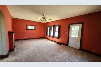 562 7 Avenue S, Clinton, IA 52732 - Photo 5