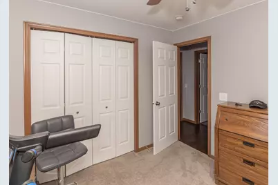 240 E Franklin Street #204, Eldridge, IA 52748 - Photo 11