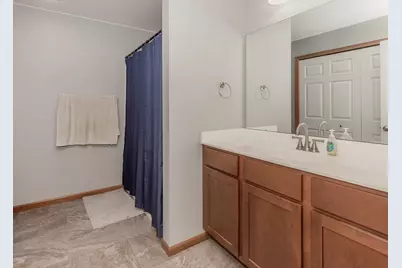 240 E Franklin Street #204, Eldridge, IA 52748 - Photo 13