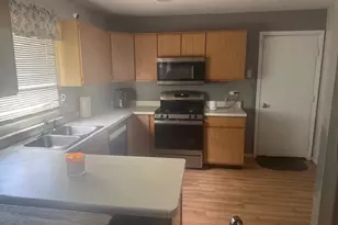 911 Ann St, Joliet, IL 60435 - Photo 3