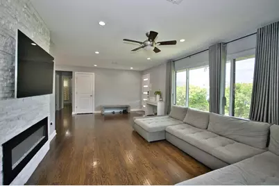 7135 Laramie Avenue, Skokie, IL 60077 - Photo 11
