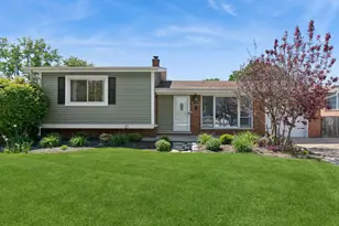 712 Arthur Dr, Lombard, IL 60148 - Photo 1