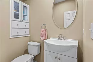 6395 Cunningham Ct, Gurnee, IL 60031 - Photo 9